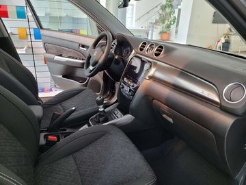 Car image 14