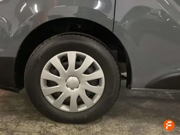 Car image 29