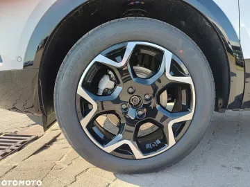 Car image 38