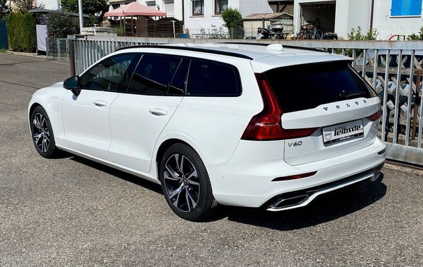 Volvo V60 T8 R Design AWD 288 kW image number 3