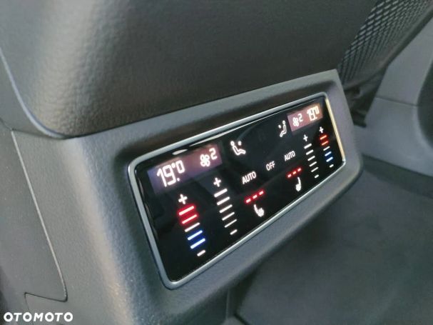 Audi e-tron 55 quattro S-line 300 kW image number 25