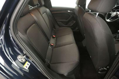 Car image 30