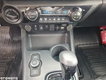 Car image 28