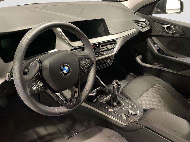 BMW 118i 100 kW image number 7