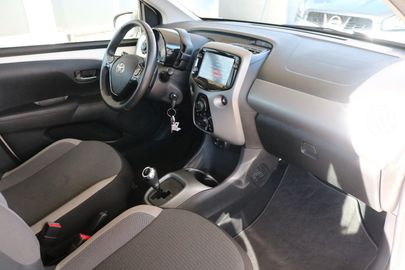 Car image 11