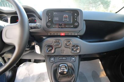 Car image 12