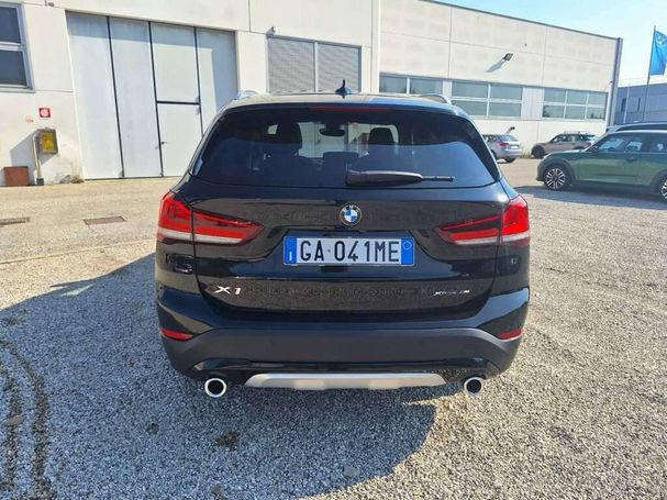 BMW X1 xDrive18d xLine 110 kW image number 4