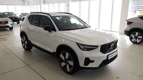 Volvo XC40 T4 155 kW image number 6