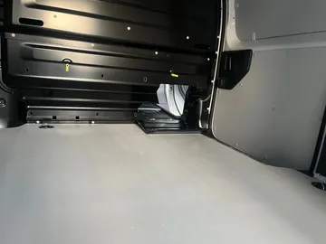Car image 25
