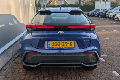 Car image 4
