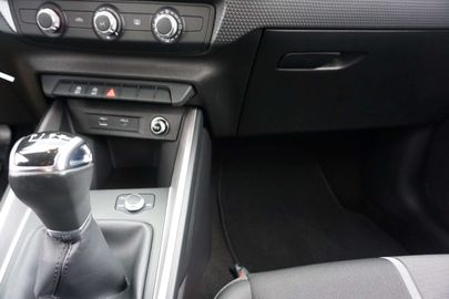 Car image 38