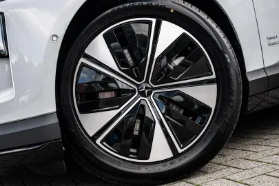 Car image 45
