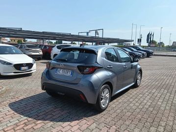 Car image 5