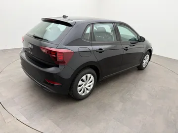 Car image 12