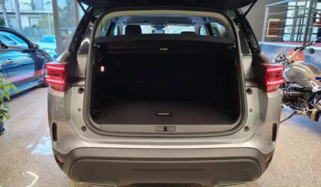 Car image 28
