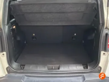 Car image 29