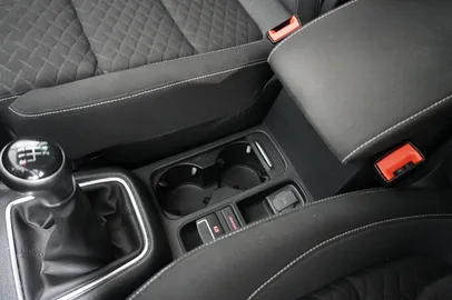 Car image 33
