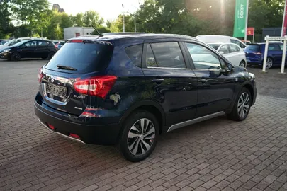 Car image 4