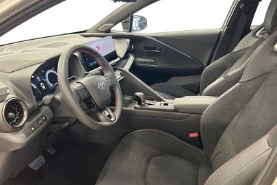 Car image 14