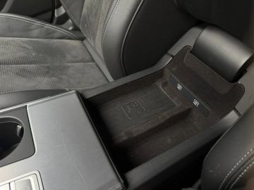 Car image 32