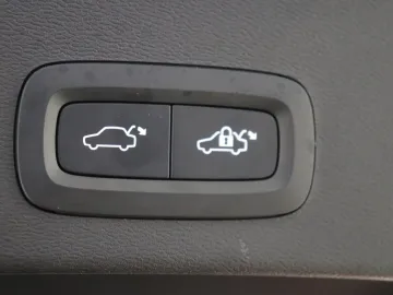 Car image 34