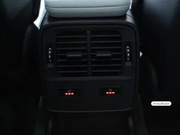 Car image 35