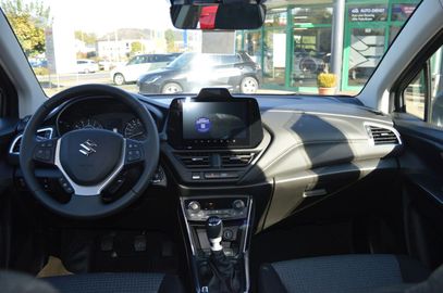 Car image 12