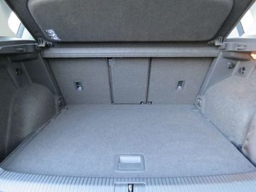 Car image 33