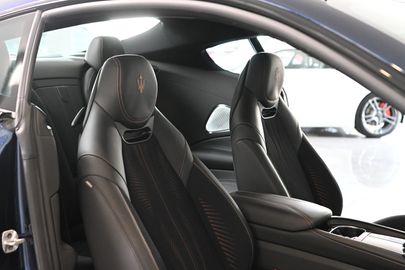 Car image 30