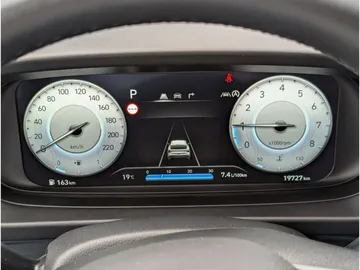 Car image 24