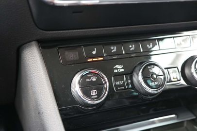 Car image 36