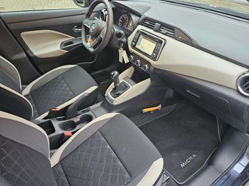 Car image 16