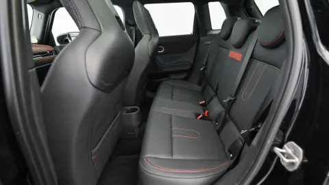 Car image 25