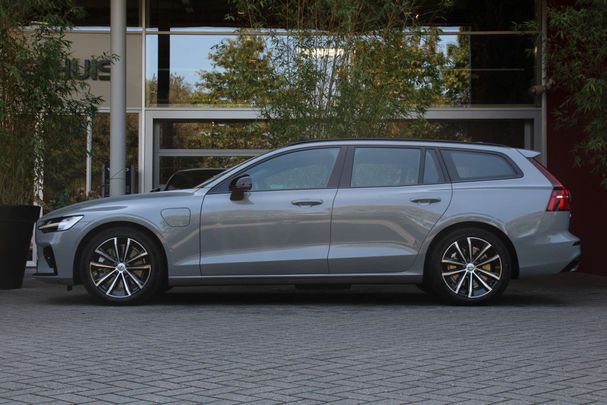 Volvo V60 T6 Recharge AWD Plus 257 kW image number 3