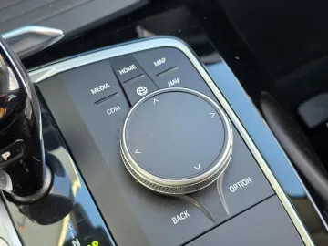 Car image 34