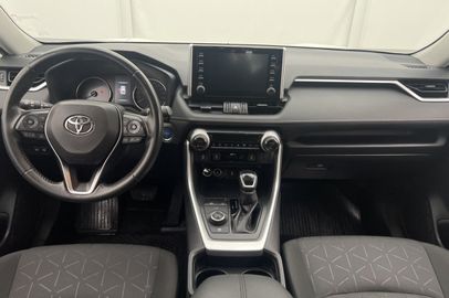 Car image 12