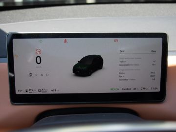Car image 27