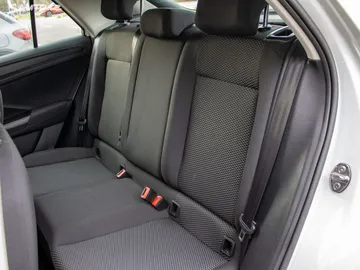 Car image 30
