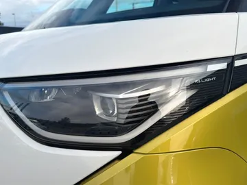 Car image 36