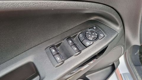 Car image 31