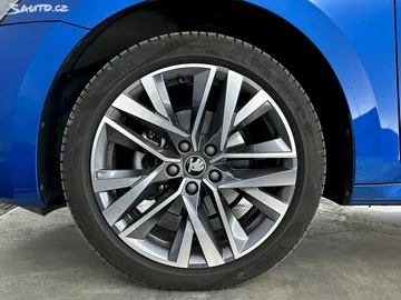 Car image 35
