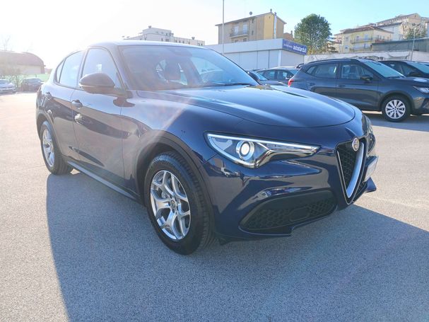 Alfa Romeo Stelvio 2.2 Q4 140 kW image number 2