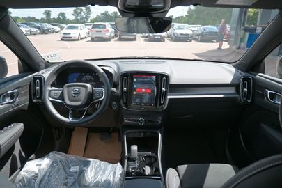 Car image 26