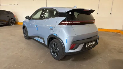 Car image 5