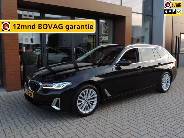 BMW 520i Touring Luxury 135 kW image number 1