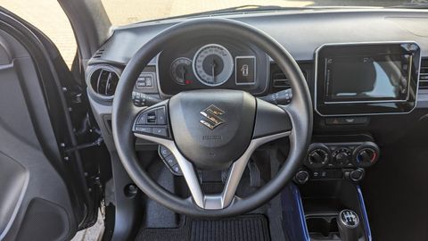 Car image 13