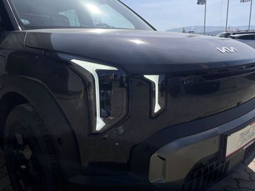 Car image 35