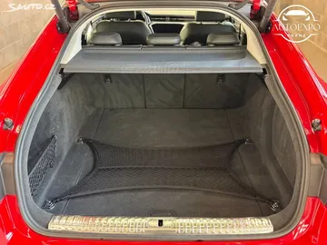 Car image 28