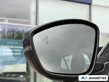 Car image 32