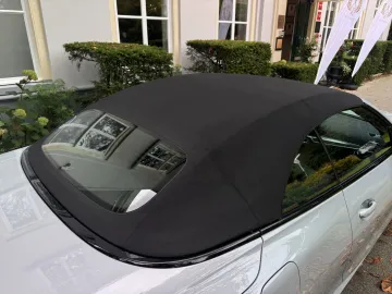 Car image 27